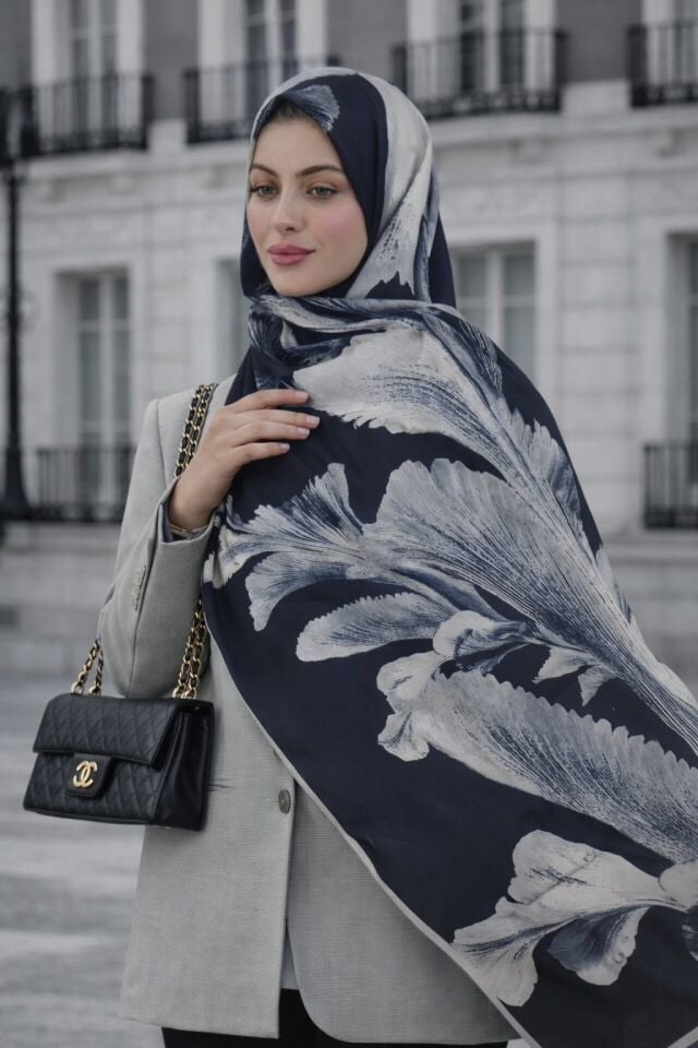 Fırça Çiçek Desenli Şal