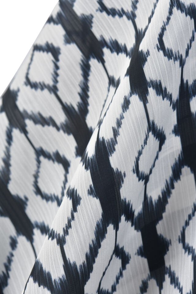 Siyah-Beyaz Modern Desenli Eşarp