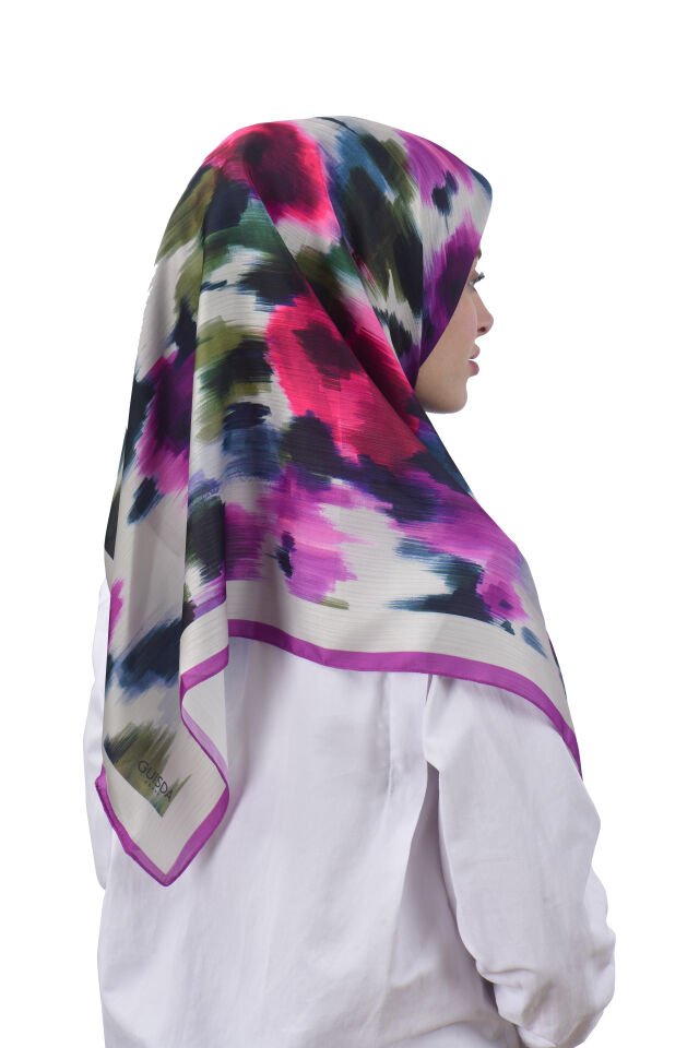 Enerjik Tonlarda Sanatsal Eşarp