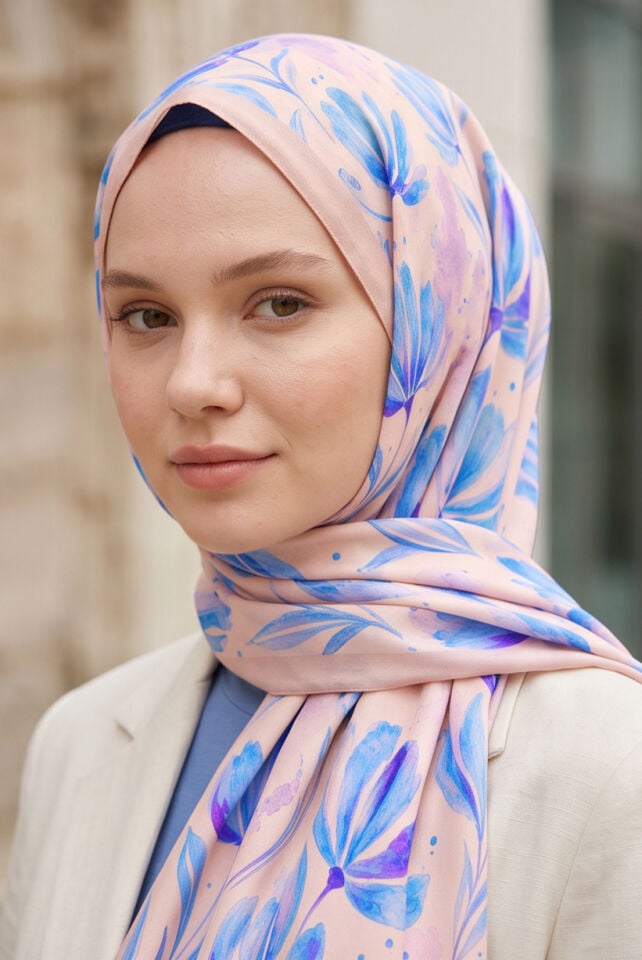 Soft Zarafet: Pudra Pembe & Mavi Çiçekli Şal